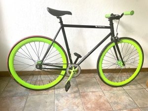 Pure Fix Cycles ‘The Hotel’ Fixie Bicycle, GLOW in Dark Wheelset, 58cm 700c Rare Review
