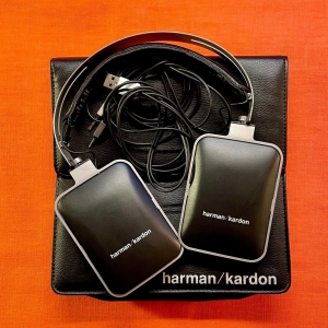 Harman Kardon BT Premium Over the Ear Bluetooth Headphones with Case & Cables Review
