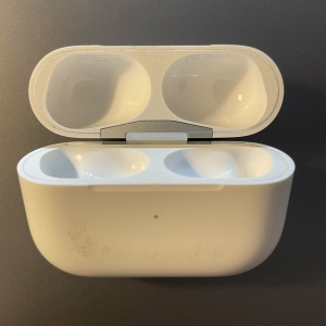 AirPods Pro Replacement Charging Case – Fair Condition Review