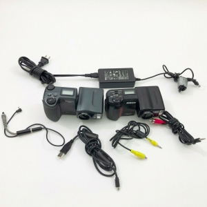 Nikon Coolpix 950 & 990 Digital Camera with Cords & Nikon EH-30 Adapter Review