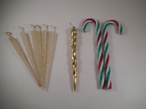 Vintage Lot of Christmas Decorations Ornaments Candy Cane Plastic Icicles Review