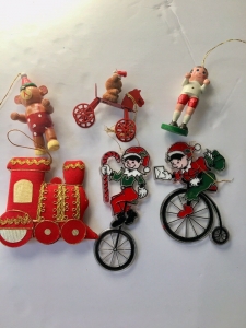 Vintage Christmas Decorations  Metal, Plastic, Wood , and Material Ornaments Review
