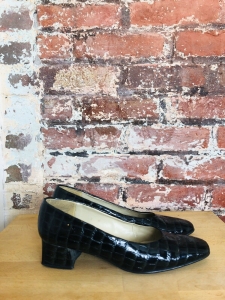 Vintage ETIENNE AIGNER Black Faux Croc Leather Low Pumps Spain Size 8M Review