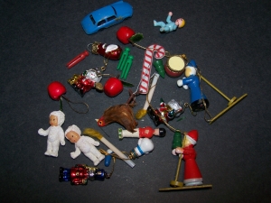 CHRISTMAS DECORATIONS/ACCESSORIES/ORNAMENTS LOT SMALL SIZE PERFECT FOR CRAFTING Review