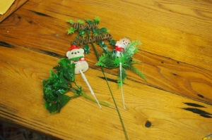 Vintage Flocked Bouquet or wreath Christmas  decorations Review