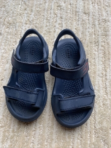 Crocs Little Boy Hook And Loop Sandals Size 8  Review