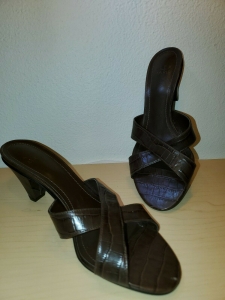 Women Alex Marie Open Toe Slip On/Slide Shoe 7 1/2M Brown Croc-Grain Look 3″Heal Review
