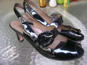 Anyi Lu Tulip Slingback • Eu 38-1/2 • Italy Black patent leather • pre-owned  Review