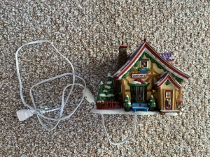 Christmas Decorations Department 56 for Sale Review