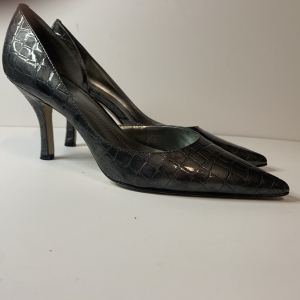 Anne Klein Pointed Toe Croc Leather Heels Size 8 1/2 Review