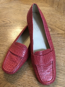 Talbots Red Croc Embossed Loafers 6.5 W Excellent Condition Review
