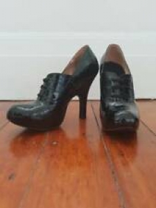 VIVIENNE WESTWOOD Iconic Mock Croc Lace up Heels Platform Shoes 4 / 37 / 6.5 Review
