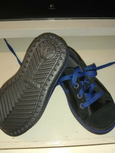 CROCS HOVER LEATHER SNEAKER KIDS BLACK 11 shoes Review