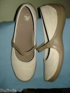 WOMENS CROCS SHOES BEIGE SUEDE FLATS SIZE W11  PRE-OWNED Review