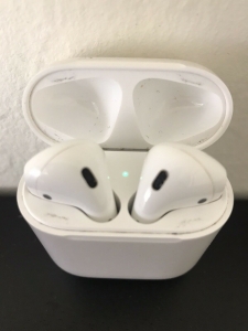 Apple AirPods 1 Generation Model A1523 & Lighting Charging Case Model A1602 Review