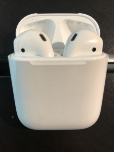 Apple AirPods 2 Generation Model A2031 & Lighting Charging Case Model A1602 Review