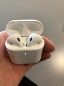 Apple MRXJ2ZAA Airpods with Wireless Charging Case – White Review