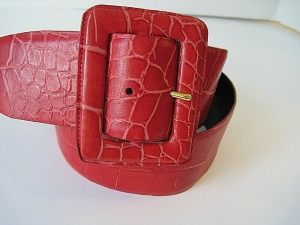 Sandy Duftler Women’s Red Genuine Leather Croc Print Belt Size M Review