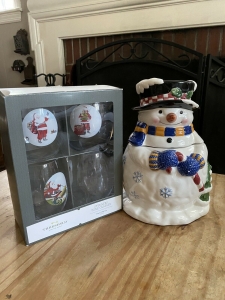 Christmas Decorations Cookie Jar And Wine Glasses Review