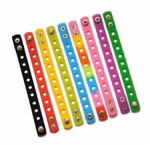 9 Colors 7 Inch Wristbands Silicon Bracelets for Kid Party Gifts croc and sho… Review