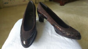 Stuart Weitzman Brown Suede & Croc Print on Patent Classic Pumps New NWOB 9 N Review