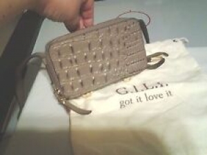 G.I.L.I HORNBACK CROC EMBOSSED LEATHER CROSSBODY  IPHONE 5 CASE Review