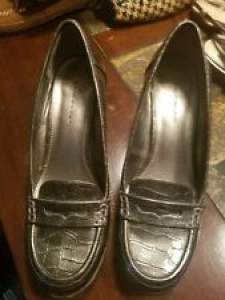Bandolino Heeled Grey Croc Loafers, size 8.5 M, worn only once,  no scuffs or… Review