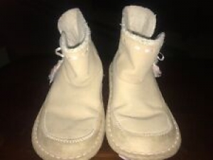 girls crocs mid-cut boot size 1 beige/tan Review