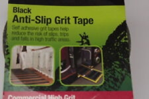 ANTI-SLIP GRIT TAPE BLACK SLIPPERY STAIRS TILES WET RAIN HOME DIY HOUSE PAINT  Review