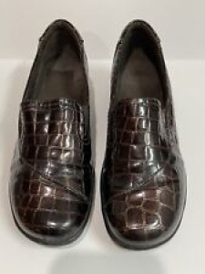 Clarks Bendables Brown Croc Embossed Loafers Size 6 1/2M Review