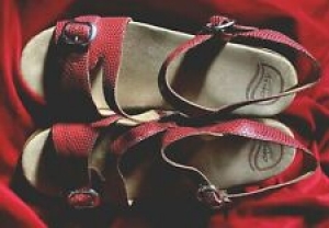 Dansko Womens Leather Ankle Strap Sandals*Red Croc Leather*SZ 41*Exc Unused Cond Review
