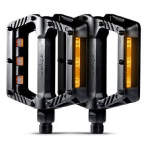 Wellgo Platform Bicycle Bike Pedals With Reflective Strip Review
