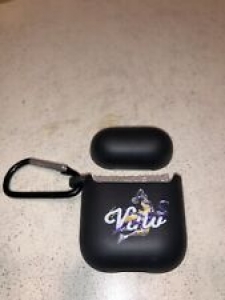 Black Silicone Kobe Dunking Airpod Case  Review