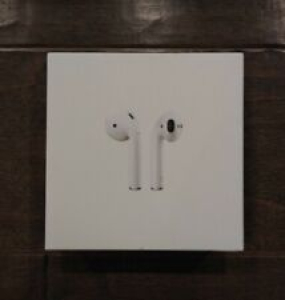 Apple Air Pods *** Box Only *** A1523 A1722 A1602 *** No Air Pods *** Review