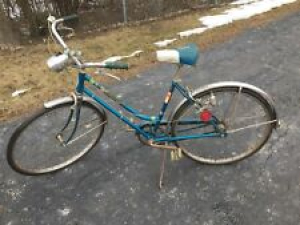 Set Of Vintage Schwinn Breeze Three Speed And Men’s 10 Speed Bicycles Review