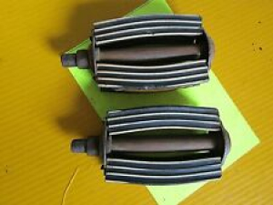 USED OLD BICYCLE PEDAL PAIR WITH 1/2″ DIAMETER THREAD Review